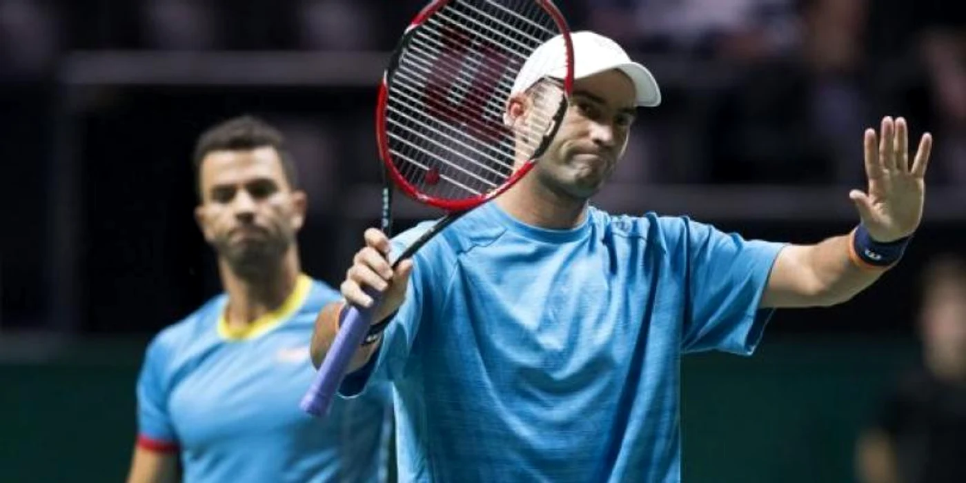 
    Horia Tecău şi Jean-Julien Rojer  