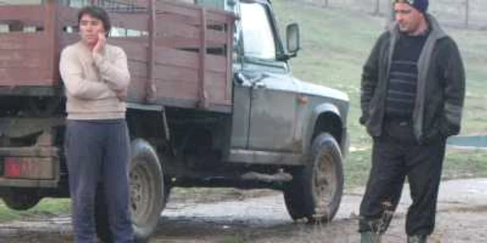 Soţia celui decedat se gândeşte cu groază la faptul că trebuie să crească singruă trei copii