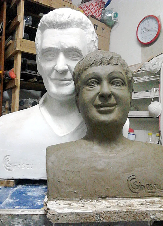 Aşa arată busturile celor doi actori, însă Anca l-a rugat pe sculptor să-i retuşeze ridurile