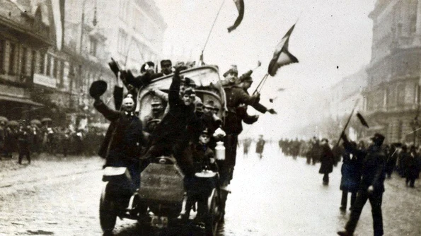 Calendar 21 martie: 1919   A fost proclamată Republica Sovietică Ungaria, primul stat comunist din Europa după Revoluția din Octombrie din Rusia jpeg