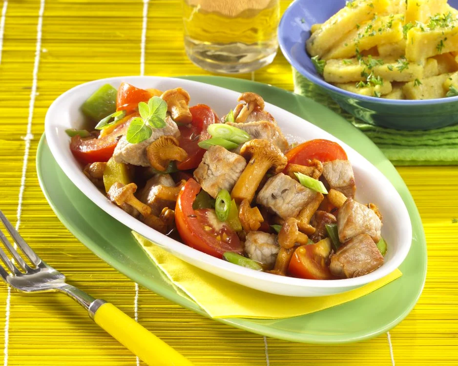 salata cu ciuperci si carne de porc jpeg