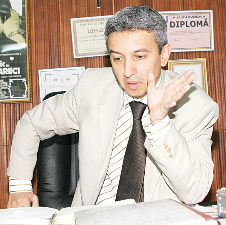 
    Dan Diaconescu  