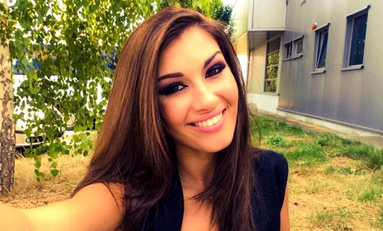 Şi Alina Eremia se numără printre reginele Youtubului