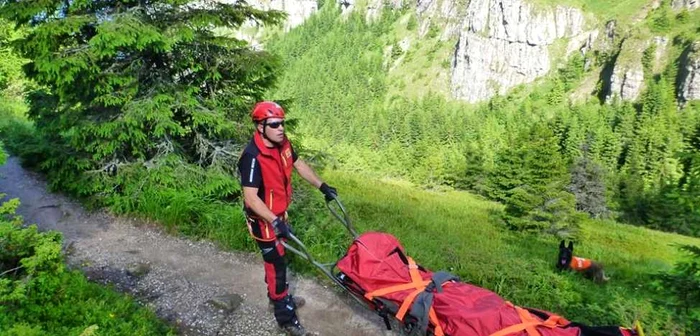 Intervenţii cu noile echipamente moderne din dotarea Salvamont Neamţ FOTO: Facebook/Salvamont Neamţ