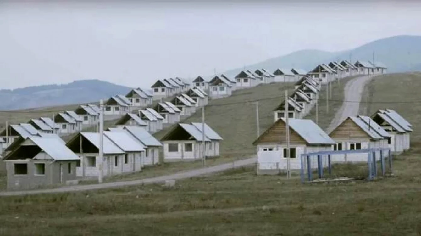 Casele pentru sinistraţi din Gura Văii sunt acum la mare căutare FOTO desteptarea.ro