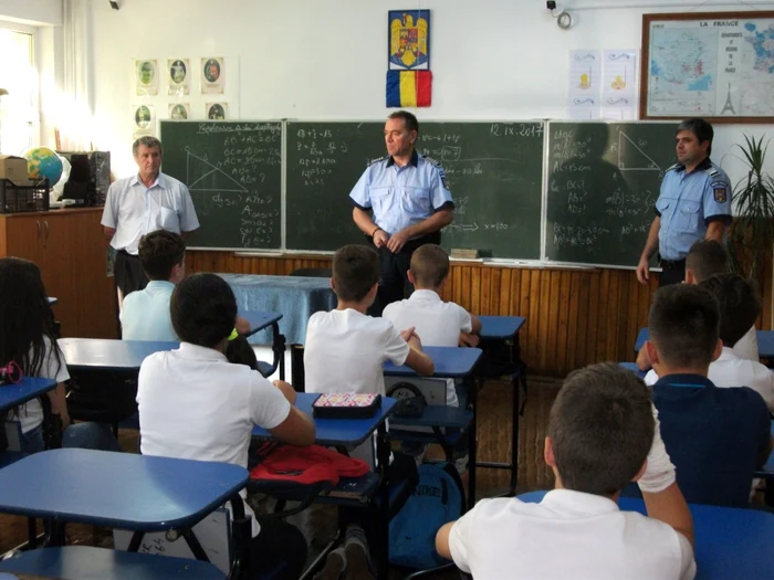 Copiii, la întâlnirea cu poliţiştii FOTO IPJ Călăraşi