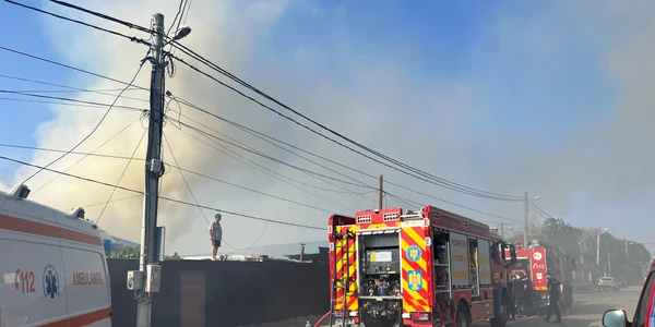 Incendiu la un azil de bătrâni în Tulcea FOTO ISU Tulcea