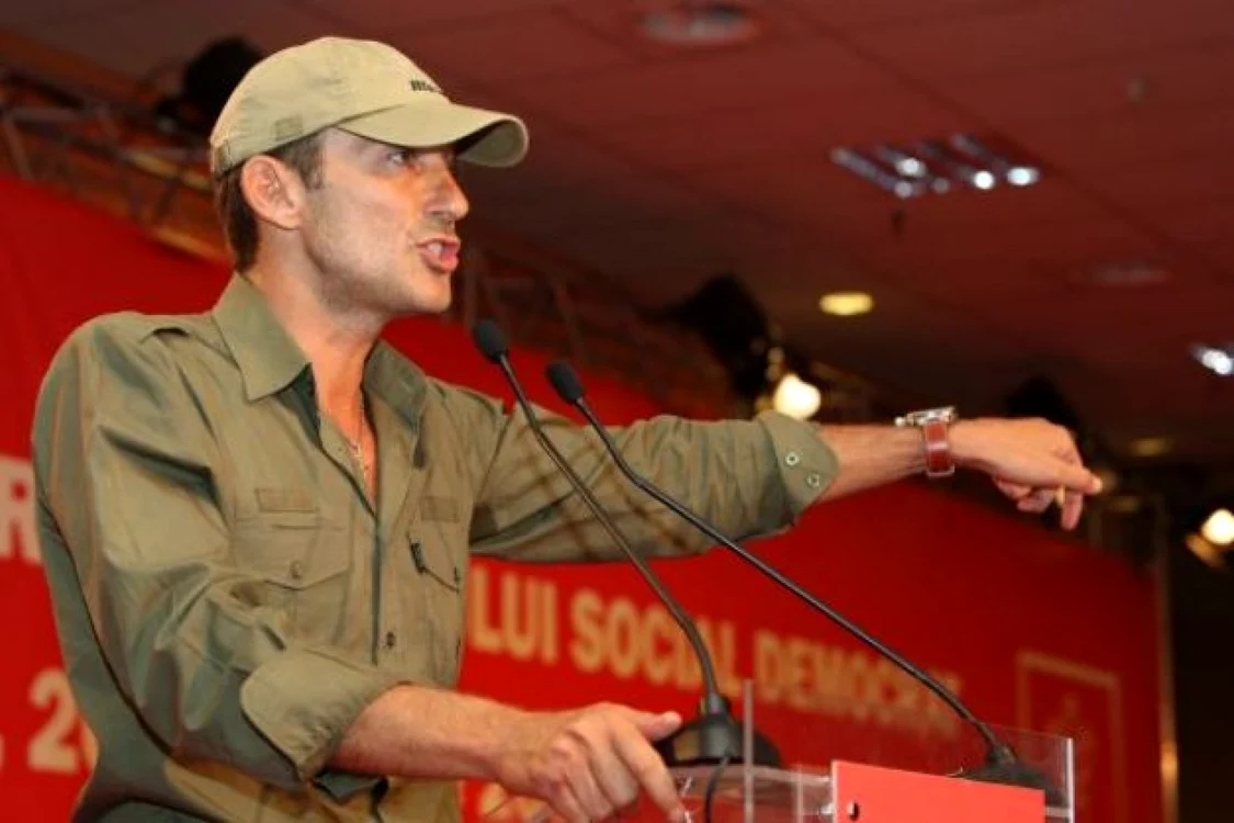 Radu Mazăre: "L-am adoptat mai chinuit şi el, tâmpitul se ceartă cu biserica"     FOTO: Adevărul