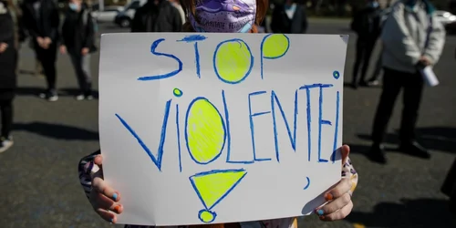 Protest organizat de mai multe organizatii non guvernamentale pentru a semnaliza felul in care criza social-economica afecteaza disproportionat femeile. FOTO Inquam Photos / Octav Ganea