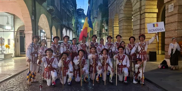 FOTO Scoala populara de aerte ppitesti