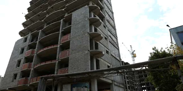 Noul complex locativ destinat artiștilor moldoveni va fi gata abia în 2014. Foto: Dumitru Goncear