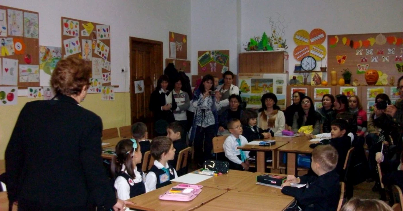 Elevii, profesorii şi părinţii sunt aşteptaţi diseară la Teatrul Municipal