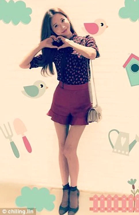 Pozează pentru diferite case de modă nipone