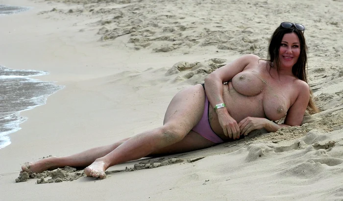 Lisa Appleton are 51 de ani