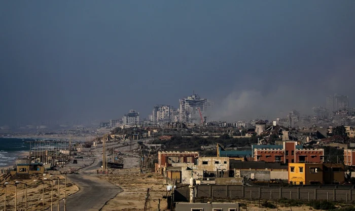 Bombardamente israeliene în orașul Gaza FOTO EPA-EFE