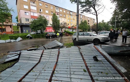 furtuna in hunedoara  Foto Daniel Guță ADEVĂRUL (41) 001 jpg