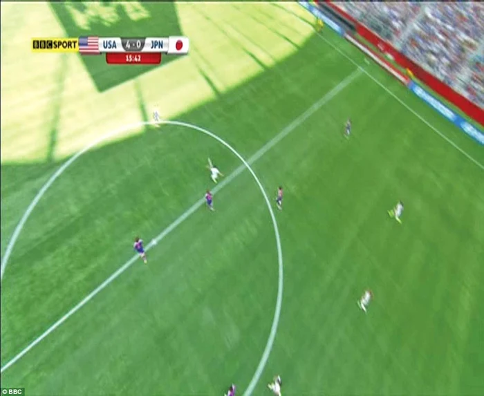 Momentul şutului, surprins de camerele video