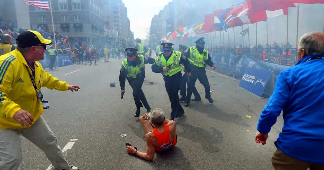 politisti pistol boston guliver getty images