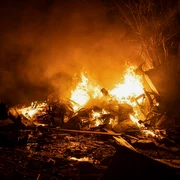Incendiu dupa un atac aerian la Kiev FOTO EPA EFE jpg