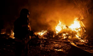 Incendiu dupa un atac aerian la Kiev FOTO EPA EFE jpg
