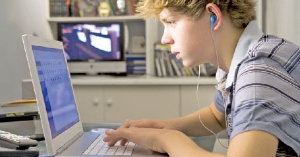 UE pregătește restricții pentru accesul copiilor sub 15 ani la internet: ce prevede noul plan european pentru protecția minorilor online