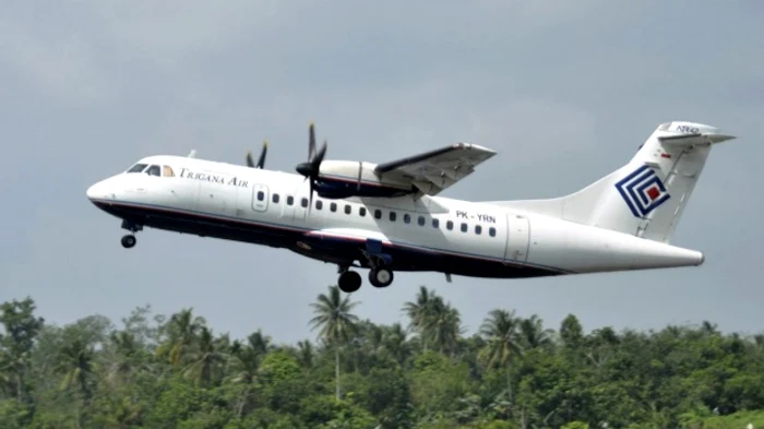 Avion cu bani prăbuşit în Indonezia. Avion ATR42-300 al Trigana Air Service, companie interzisă în UE din motive de securitate FOTO AP