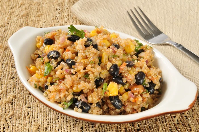 salata quinoa fasole boabe shutterstock 152268473 jpeg