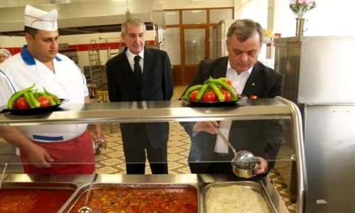 Şi a pus singur în farfurie jpeg
