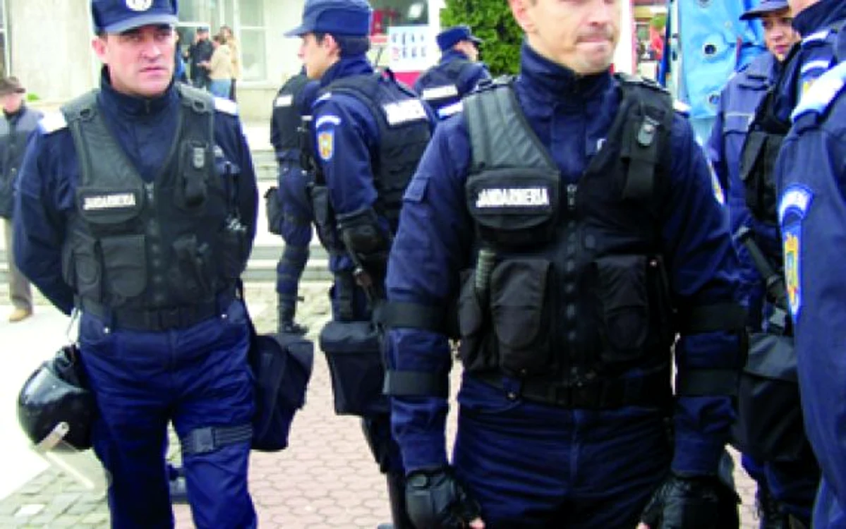 Hunedoara: REGIUNEA PE SCURT / Jandarmi trimişi la rugă