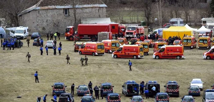 Echipele de intervenţie sosite la Barcelonnette FOTO AFP