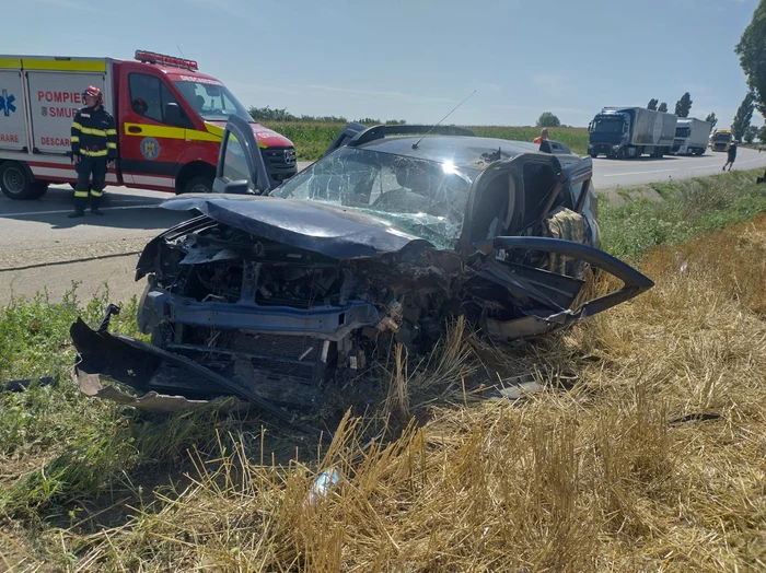 Mașina implicată în accident Foto ISU Bacau