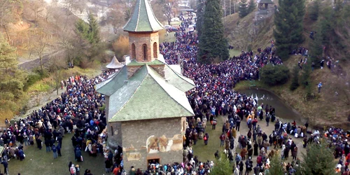 Pelerinaj Prislop canonizare Arsenie Boca foto MesagerulHunedorean jpg