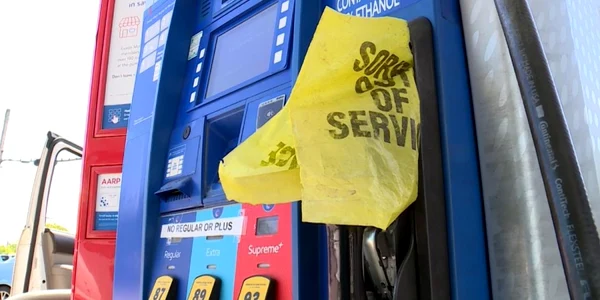 punga-plastic-carburanti-sua-pompa-benzina