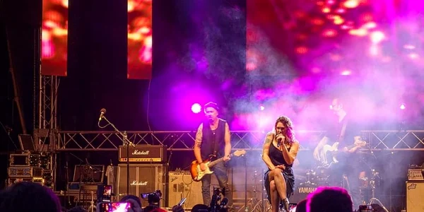 Beth Hart pe scena din Brezoi - Vâlcea în 2019 la Open Air Blues Festival Foto Genu Arişeanu