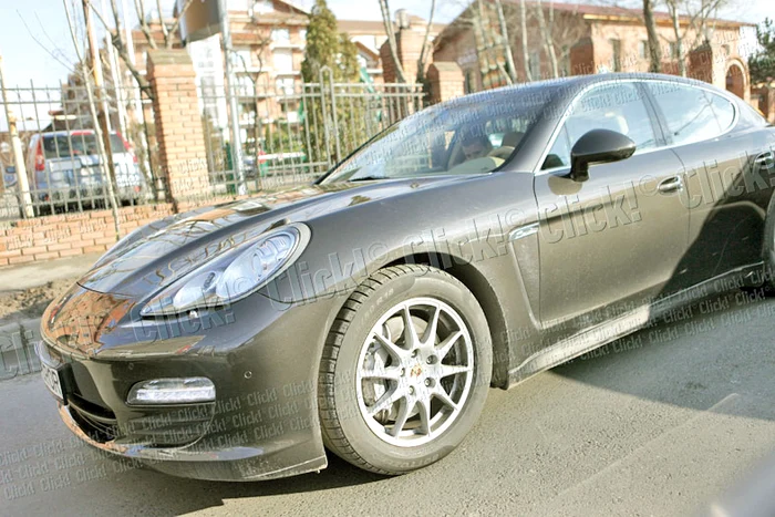 Lara avea un Porsche Panamera, de 150.000 de euro