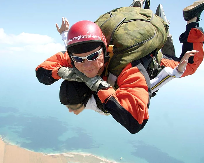 Adrian Constandache avea  4.000 de salturi la activ