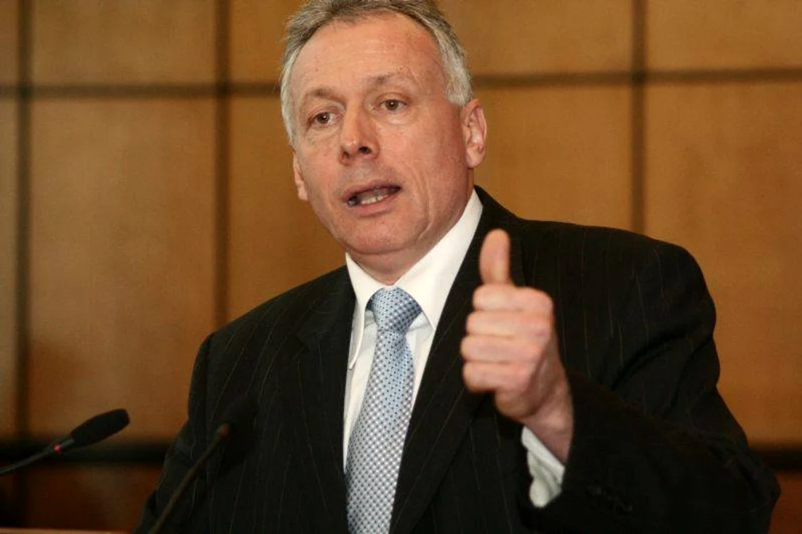 
    Fostul ministru al mediului, Laszlo Borbely, află azi dacă își pierde imunitatea de parlamentar  