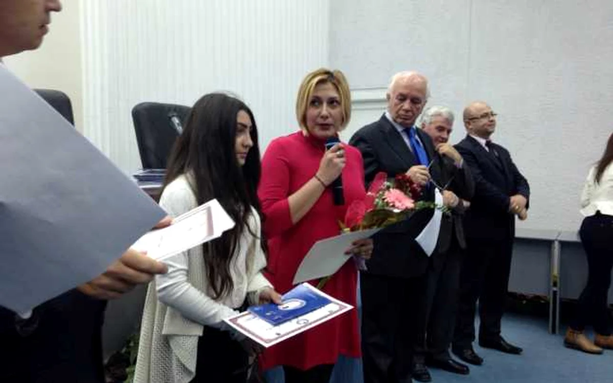 Primii elevi premiaţi au fost cei care au realizat performanţe la olimpiade internaţionale şi la campionate europene FOTO Alina Tatu
