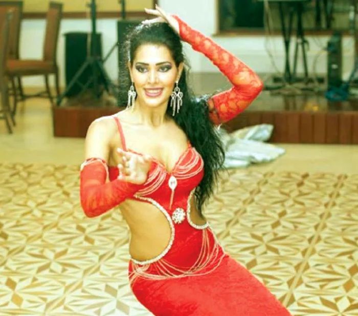 
    † Mihaela Tucă (24 de ani),  dansatoare, din Mangalia  