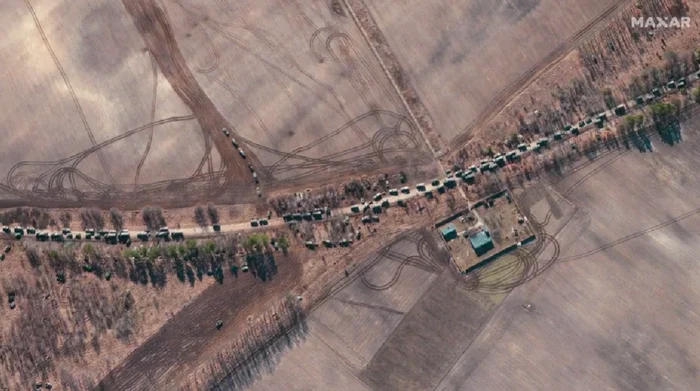 Convoiul militar rus s-a împotmolit în drum spre Kiev FOTO Captură Maxar via BBC