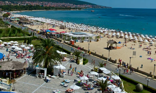 turisti litoralul bulgaresc jpeg