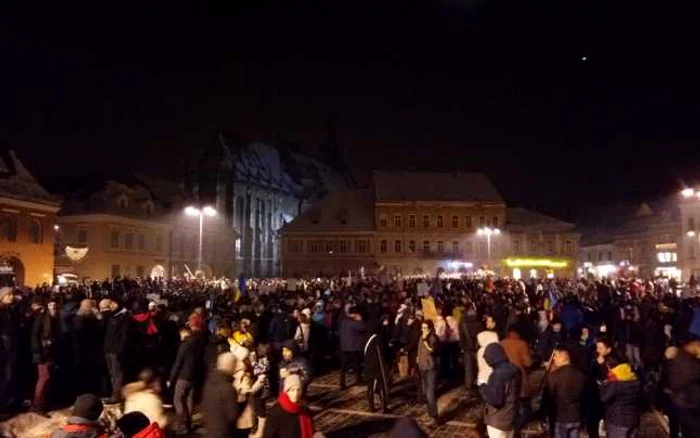 6000 de oameni au ieşit în stradă la Braşov. FOTOSimona Suciu