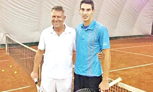 1 2col 180 iohannis tenis jpeg