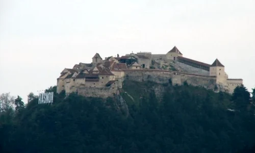 Cetatea Râşnov, redeschisă turiştilor după un an jpeg