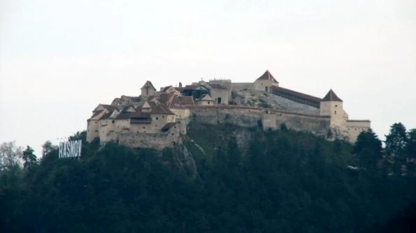 Cetatea Râşnov, redeschisă turiştilor după un an jpeg