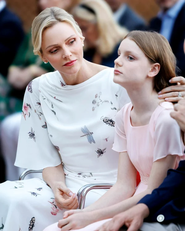 Charlene și copiii 7 jpg