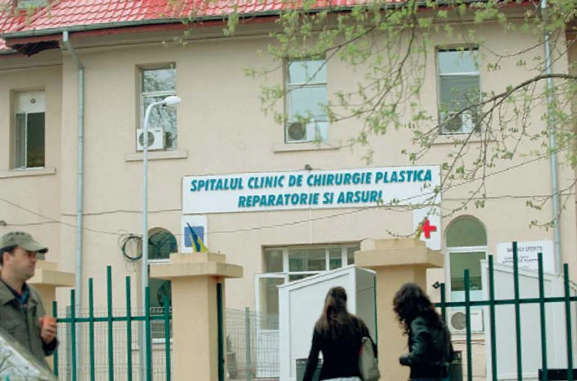 
    Mai multe nume de vedete ar fi beneficiat de operaţiile estetice făcute la Spitalul de Arşi  