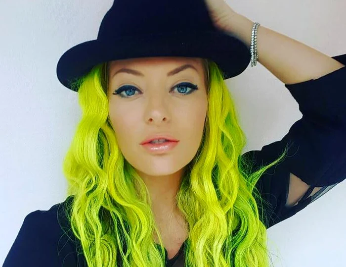 
    Delia (33 de ani) le-a făcut o surpriză celor prezenți la concertul caritabil organizat pentru victimele din Colectivfoto: arhiva personală  