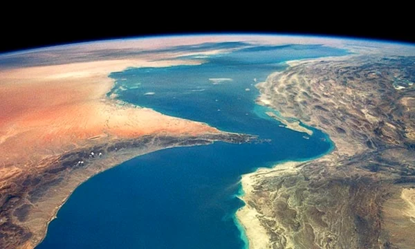 Stramtoarea Ormuz imagine din satelit foto NASA jpg
