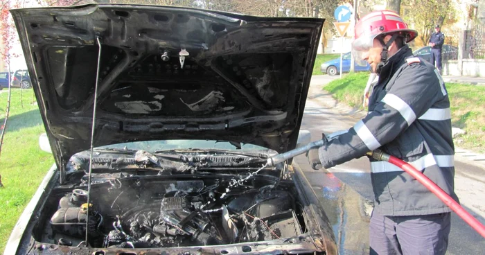 Maşina a ars în proporţie de 75 la sută (arhivă)